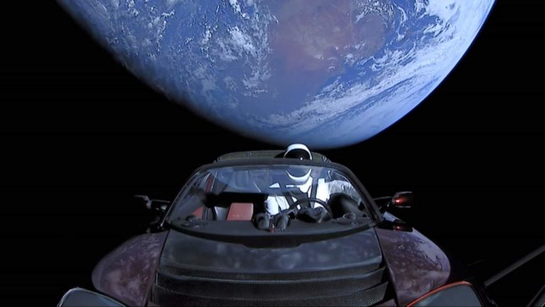 Запущений у космос електромобіль Tesla подолав майже 3 млрд км