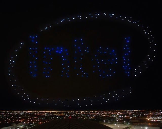 Intel хочет начать показывать рекламу в небе с помощью дронов