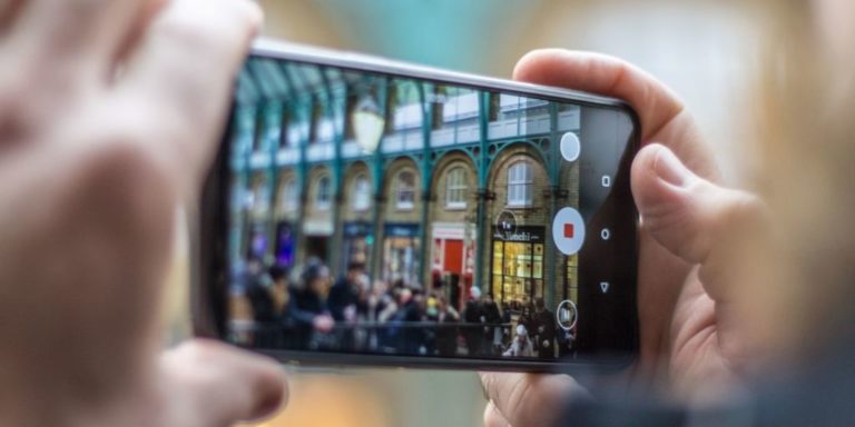 Смартфоны Samsung Galaxy превратят размытые фото в четкие