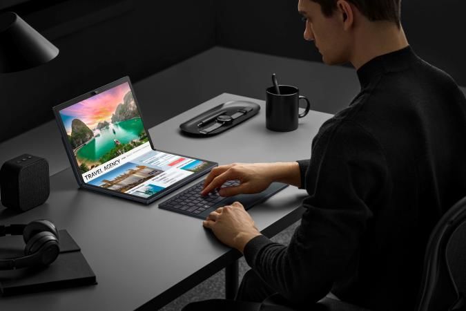 ASUS запускає ноутбук Zenbook 17 Fold з ціною від $3500