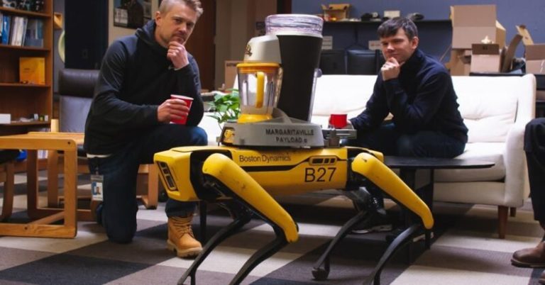 Университет выпустит роботов на свободу среди людей, чтобы узнать, как люди будут жить рядом с машинами