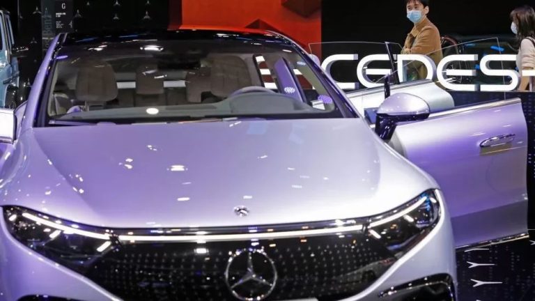 Автомобили Mercedes-Benz будут быстро разгоняться только после оплаты подписки