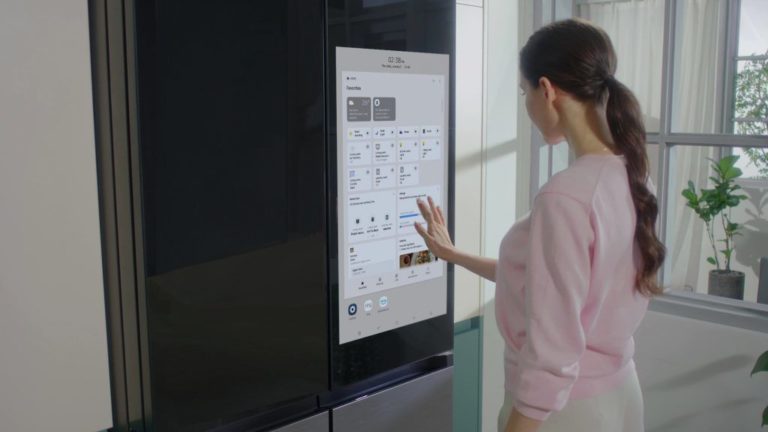 Samsung выпустил холодильник для просмотра YouTube и TikTok