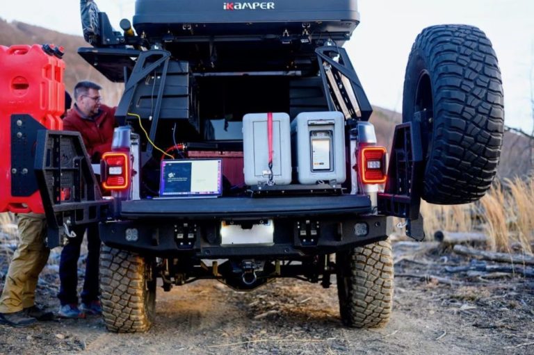 Україна вивезла 10 ПБ данних вантажівками на початку війни, щоб врятувати критичні відомості української економіки