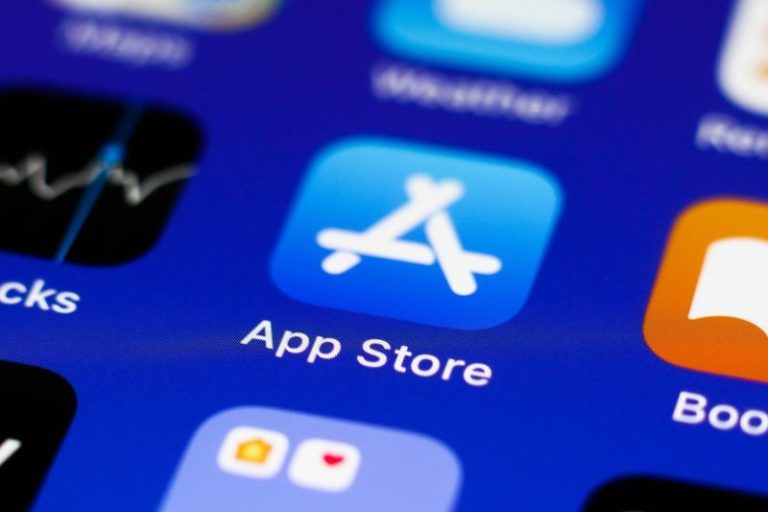 iOS 17 откроет в айфонах доступ к сторонним магазинам приложений