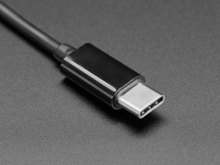 Їх було шість, потім стало вісім, а тепер – 12. Усе про кабелі USB-C