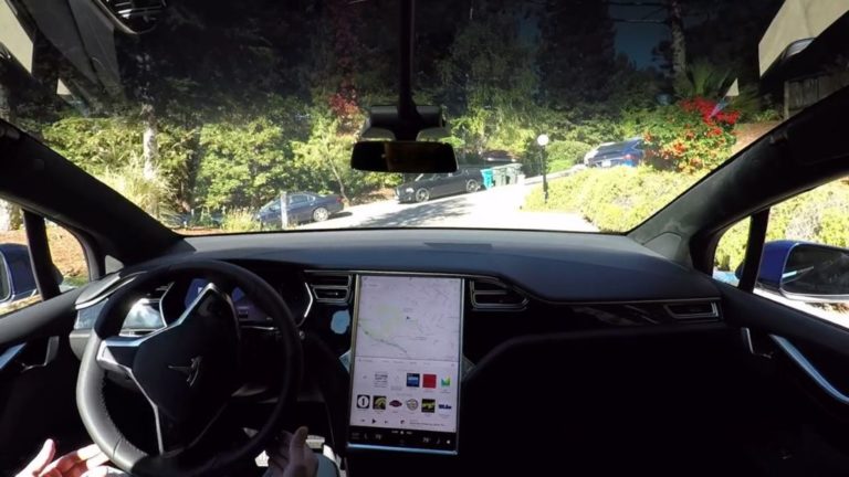 Інженер Tesla сказав, що рекламне відео автопілота було фальшивим – Tesla під розслідуванням смертельних аварій її “автопілота”