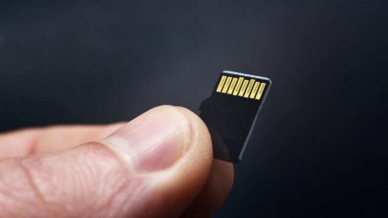 Картки microSD досягли швидкості SSD:  фільм Blu-ray передають менш ніж за 15 секунд