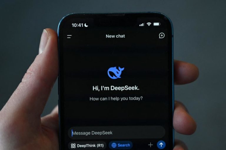 Що таке DeepSeek? Як китайський стартап струсонув сектор штучного інтелекту