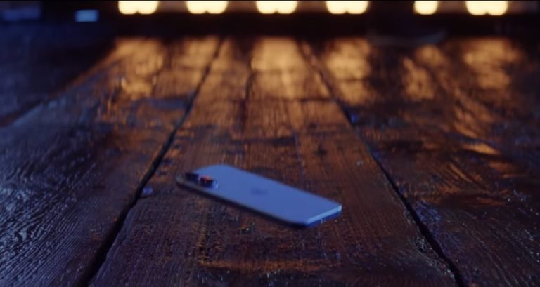 Apple хоче, щоб ви використовували iPhone 16 без чохла