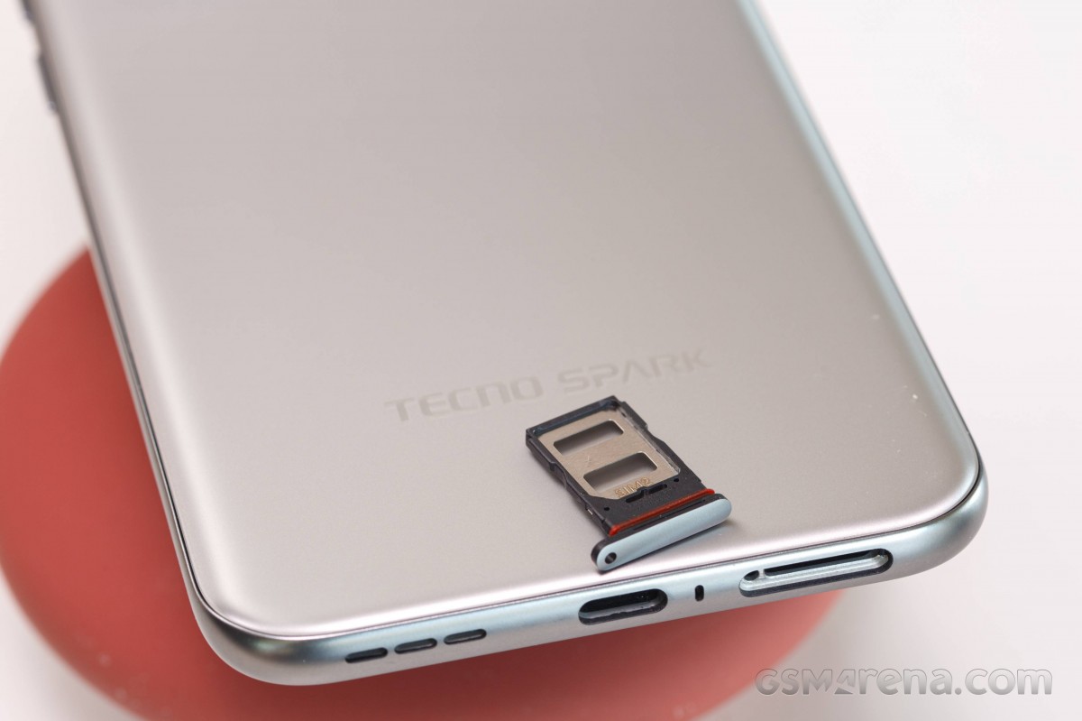 Огляд Tecno Spark 40 Pro+