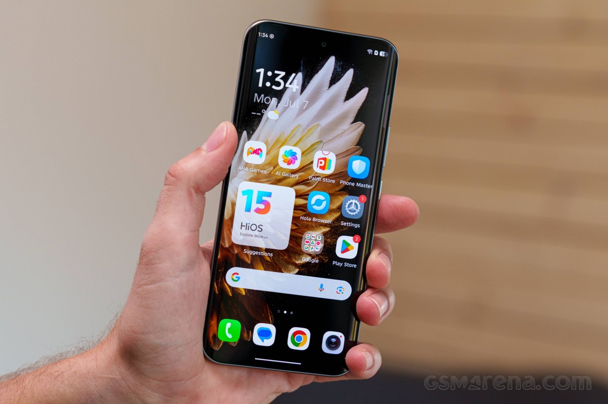 Огляд Tecno Spark 40 Pro+
