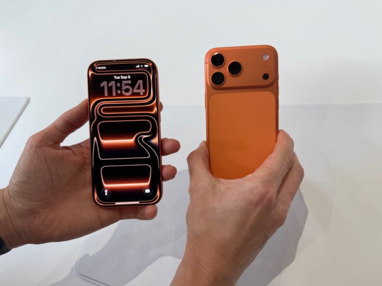 Флагманская дуэль: iPhone 17 Pro Max против Samsung S25 – что выбрать?