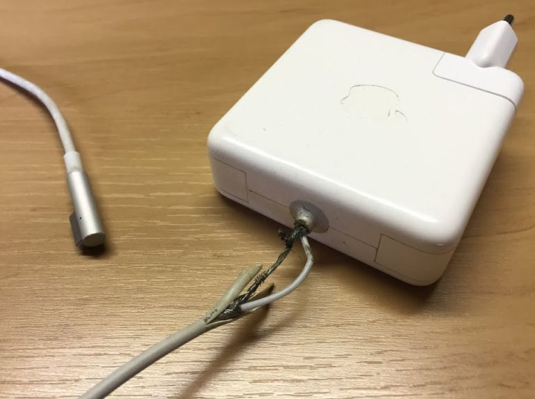 З 2028 зарядним пристрям заборонять вбудовані кабелі USB і виробникам заборонять завищувати характеристики зарядок – Європа стандартизує мережеві адаптери
