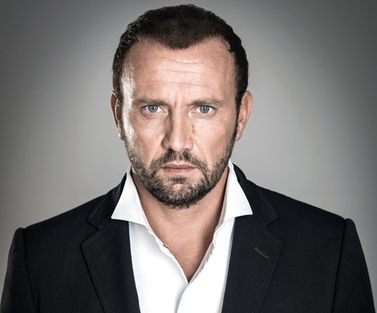 Смартфони Samsung стануть красивими? Компанія зробила унікальний крок – найняла головного дизайнера