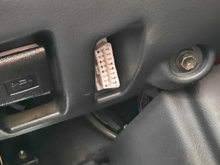 Как диагностировать автомобиль и убирать «чек энджин» своим смартфоном