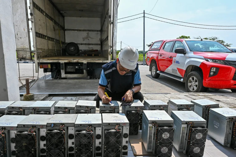 Разоблачены криптовалютчики, похитившие электроэнергии на $1,1 млрд