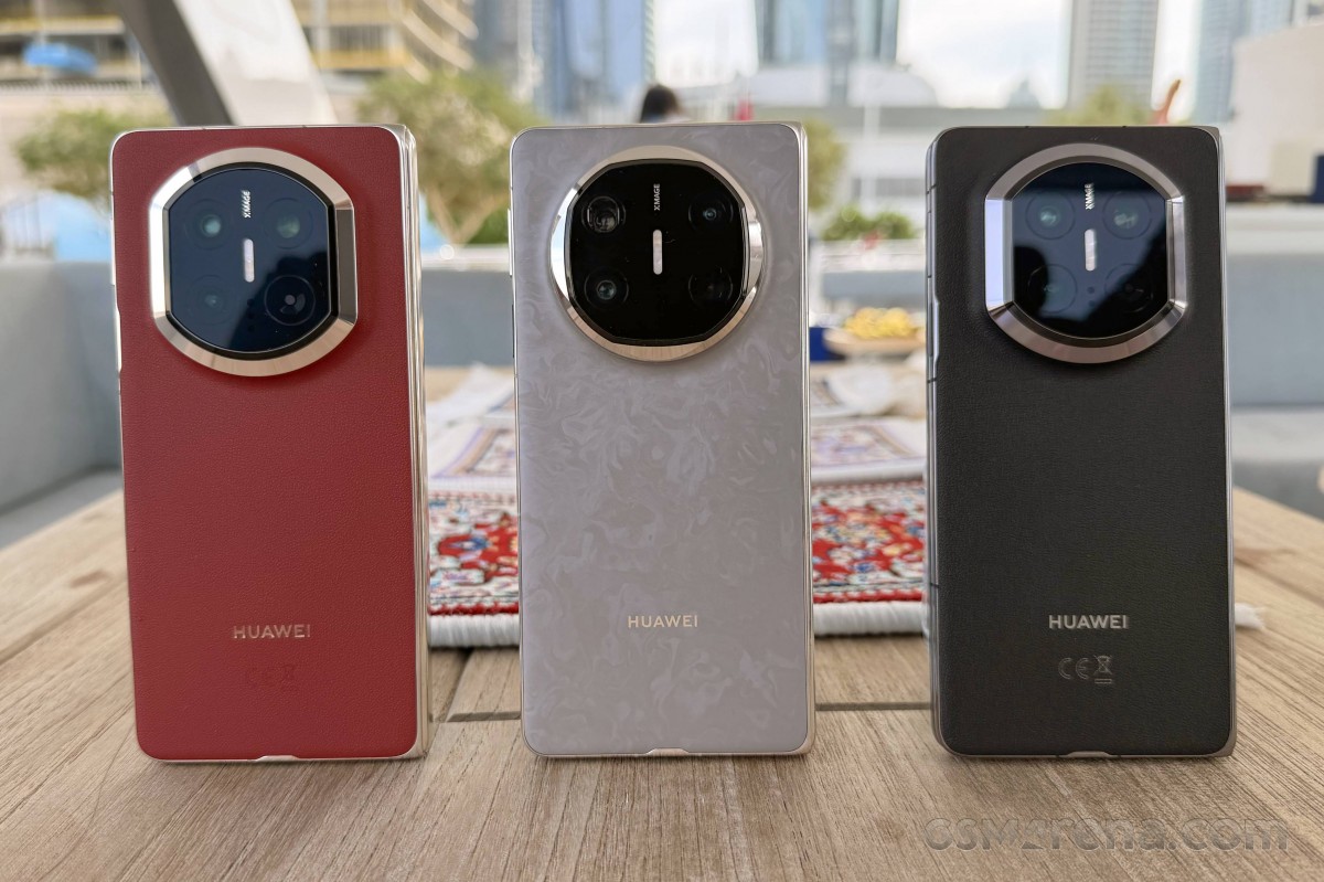 Left to right: Mate X7 in Red, Mate X6 in White, Mate X7 in Black