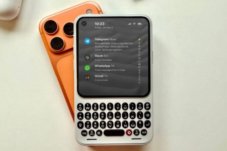 QWERTY-телефони намагаються повернутися цього року