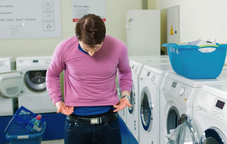 Наука наконец-то может объяснить, почему стирка одежды уменьшает ее размер