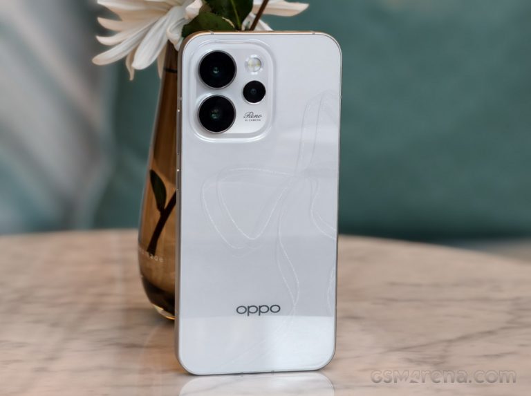 Огляд Oppo Reno15 Pro: потрапляє майже в кожне “яблучко”