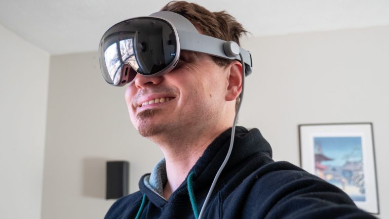 Гарнітура Samsung Galaxy XR інтегрує Android до світу розширеної реальності