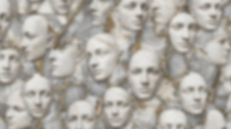 AI-восстановление фото подменяет лица родственников, уничтожая настоящую семейную историю