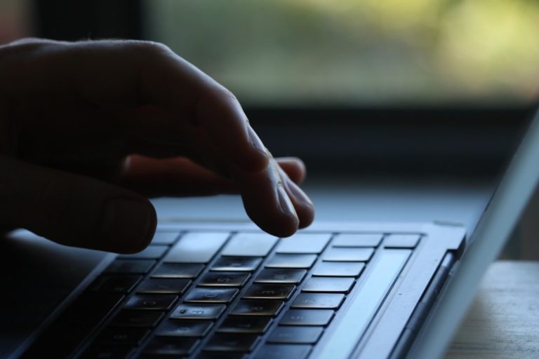 Як економити токени в Claude Code за допомогою команди BTW