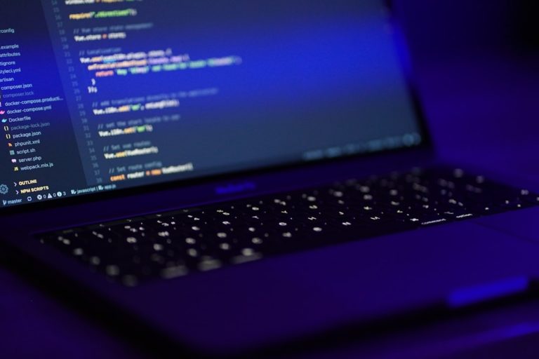 Від «вивчіть JavaScript» до «перестаньте вчитися кодити»: як Replit переосмислює місію програмування