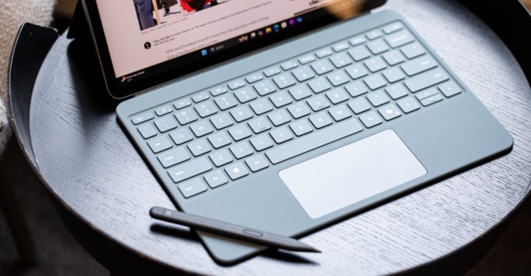 Microsoft підняла ціни на ноутбуки Surface через дефіцит оперативної пам’яті змушуючи покупців переплачувати до 500 доларів