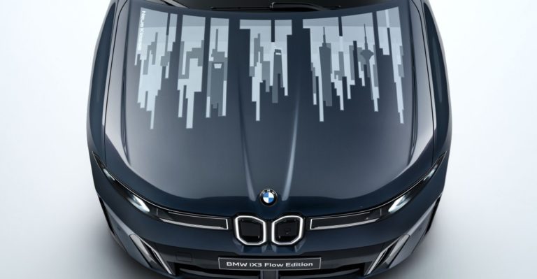 BMW вбудовує змінні панелі E Ink у капот