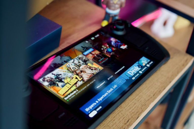 Steam Deck OLED: як «портативна консоль» стала найдивнішим Linux‑ПК