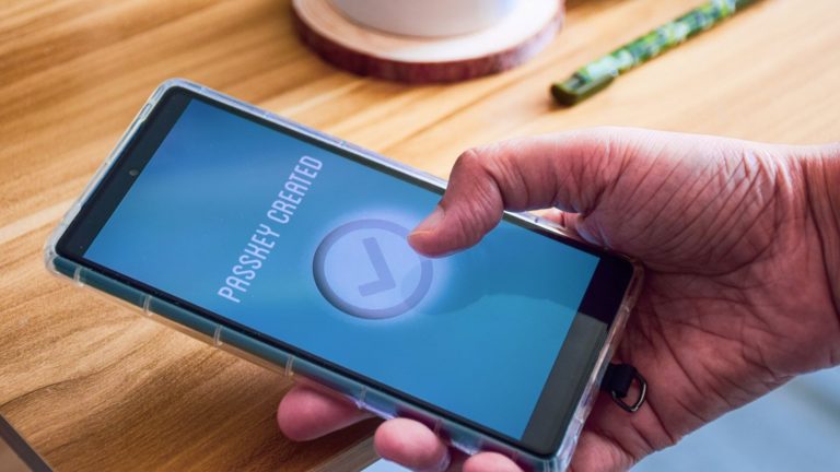 Microsoft отказывается от SMS для входа в аккаунты из-за роста случаев мошенничества
