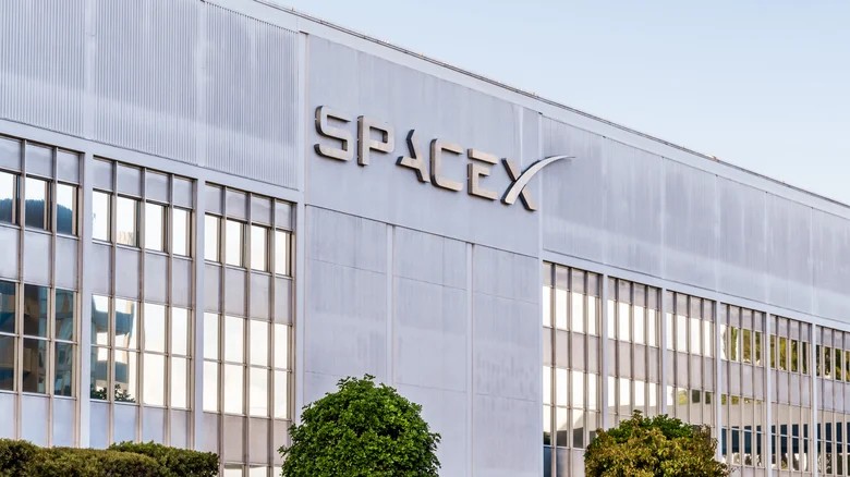 Google може співпрацювати зі SpaceX над дата-центрами на орбіті