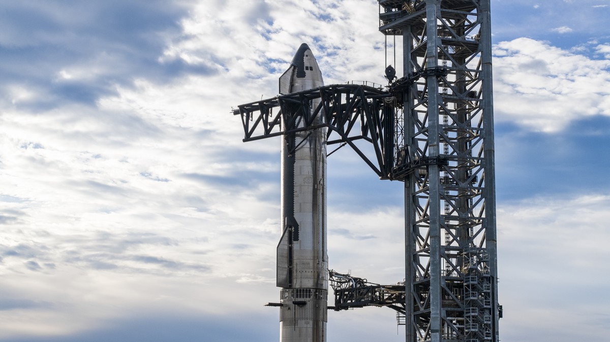 WSJ: Google і SpaceX обговорюють орбітальні дата-центри