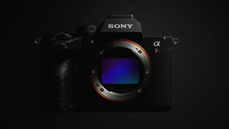 Sony A7R VI поєднує швидкість і 67 Мп стековий сенсор