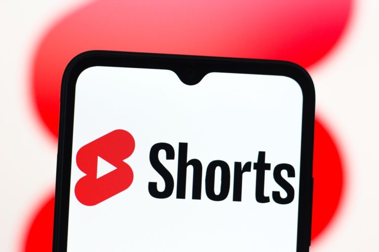 Глядачі дивляться 2 млрд годин YouTube Shorts на ТВ щомісяця