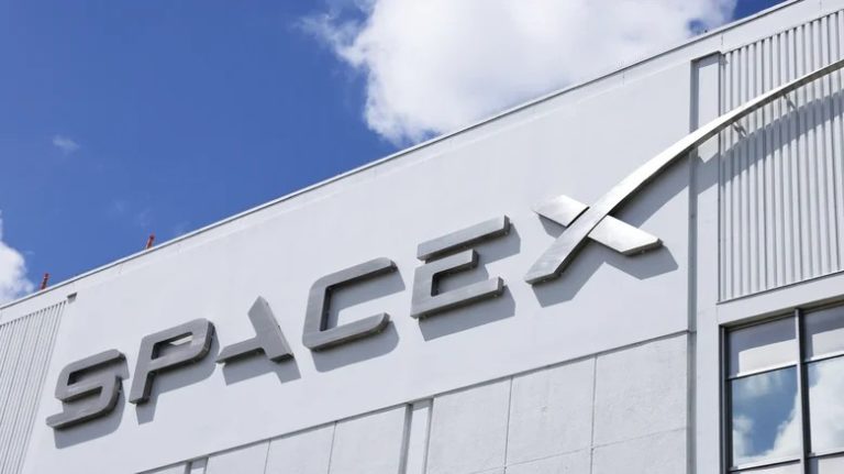 SpaceX може вийти на біржу вже в червні