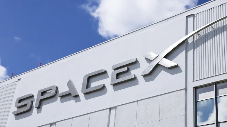 SpaceX може вийти на біржу вже в червні