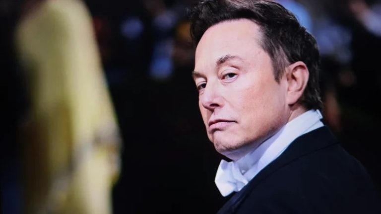 Bloomberg: Маск заборгував багатьом працівникам xAI по $420