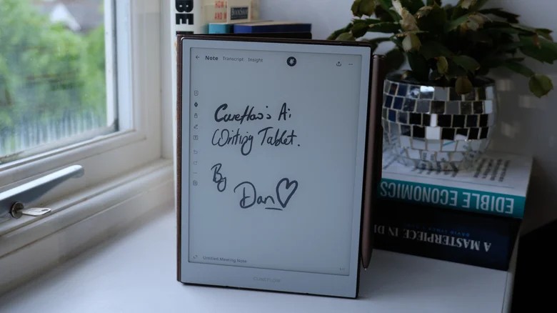 Планшет Cuneflow з e-paper записує й розшифровує зустрічі