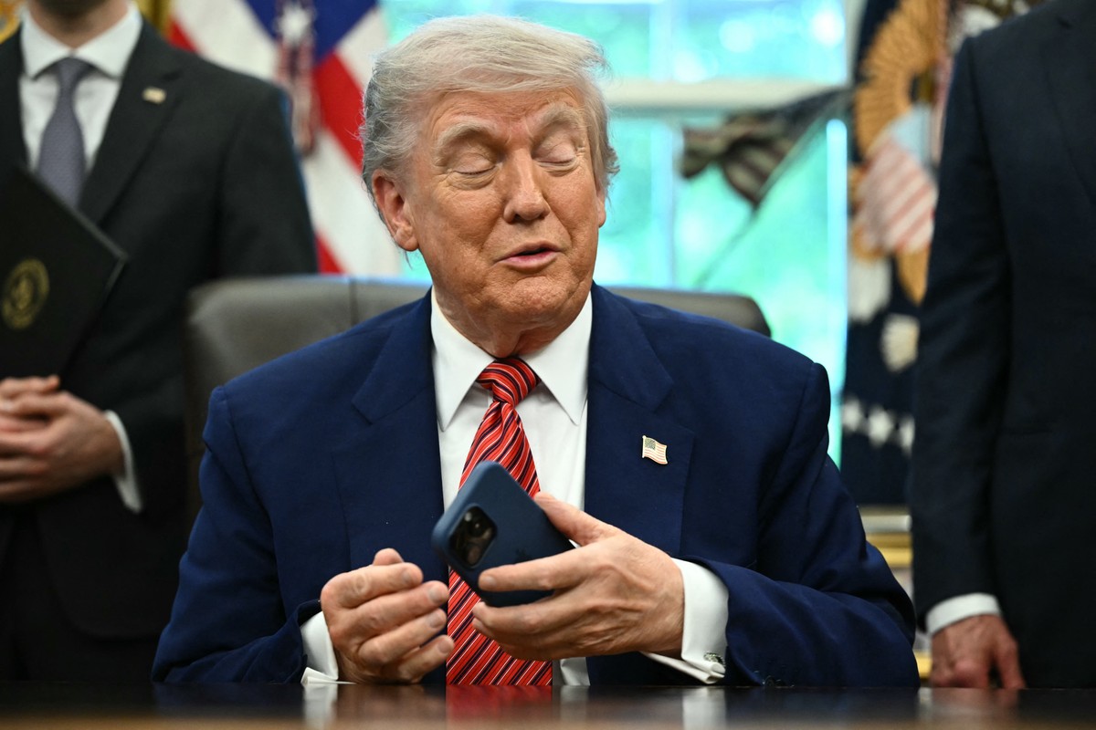 Trump Mobile розкрив особисті дані клієнтів