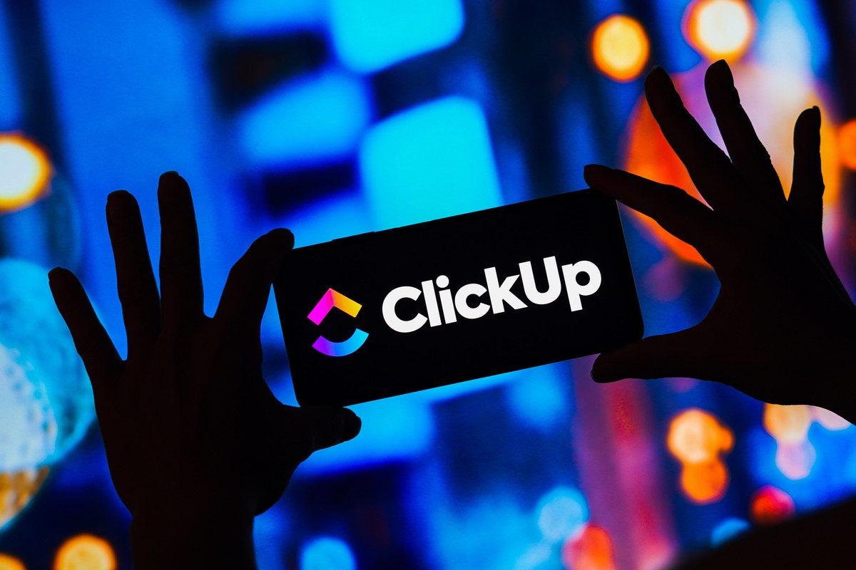 Масові звільнення в ClickUp і роль ШІ у майбутньому роботи
