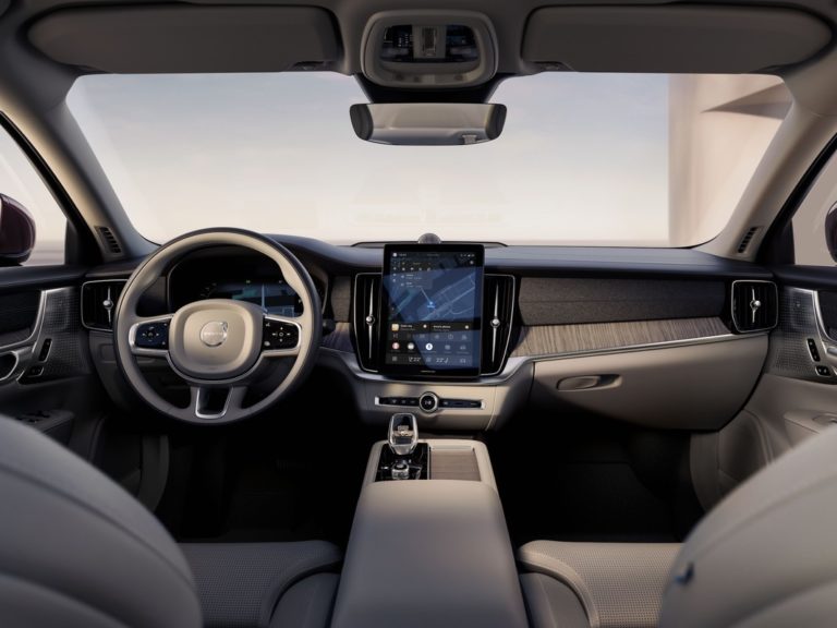 Адміністрація Трампа дозволила Volvo продавати підключені авто в США