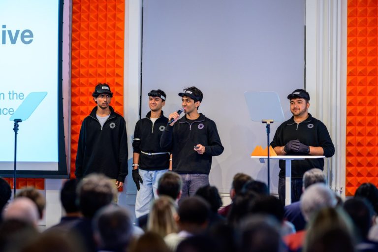 Індійський гіг-ринок навчає роботів для стартапу Human Archive