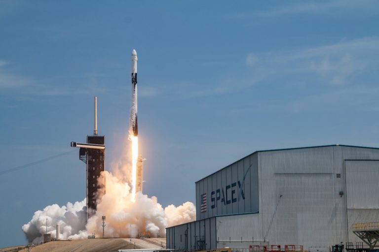 SpaceX отримала $6,45 млрд контрактів від Космічних сил США