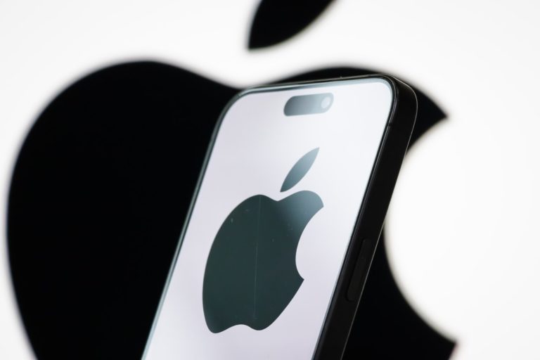 Apple заплатить $250 млн через позов про затримку AI Siri