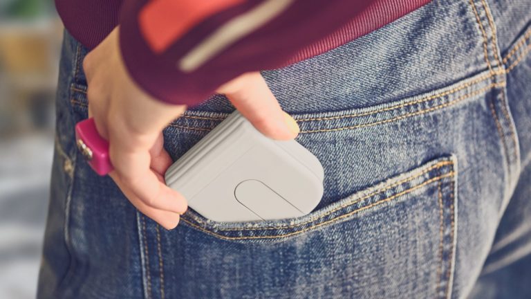 Logitech Mobi Fold — мышь, что складывается пополам