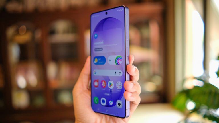 Символ листка на смартфонах Samsung указывает на принудительное замедление процессора ради экономии