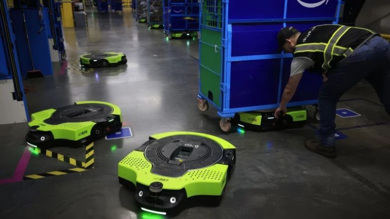 Новий робот Amazon Proteus працює повністю автономно
